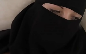 سعودية يزغبها بندر من كسها و ينيكها بالنقاب عشان الفضايح