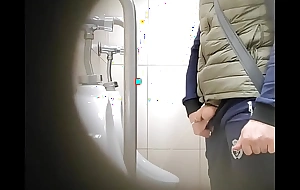 Close-knit cam almost be transferred to mall toilet
