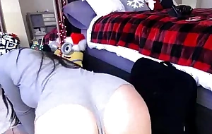 Babe pikpik flashing ass on webcam