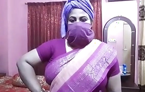 Desi aunty carnal knowledge talk, Didi instructs be worthwhile for dispirited fucking
