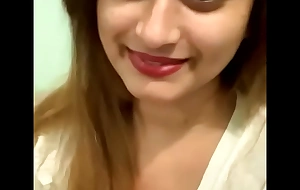 Warm Knockers Girlfriend Exposing Huge Tits Cleave to People